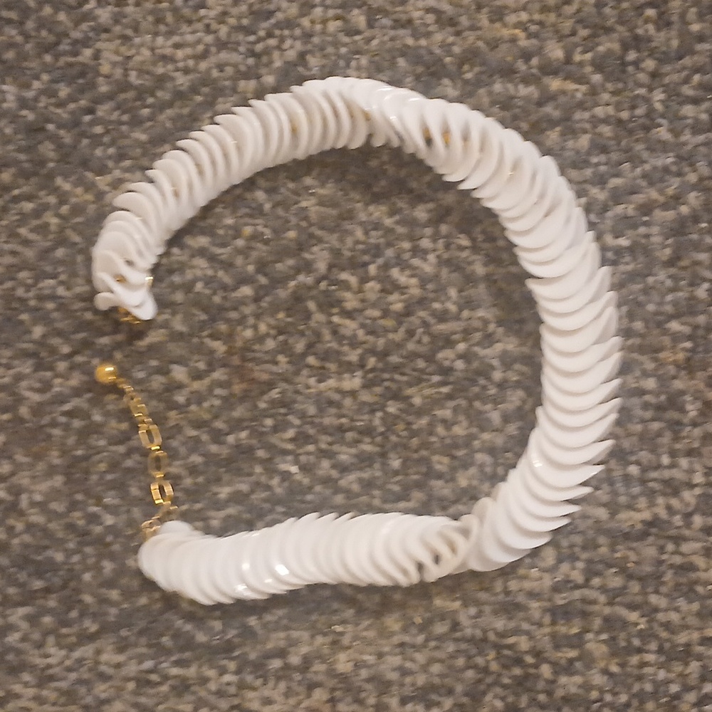 Trifari Vintage white and gold tone flexible bead necklace